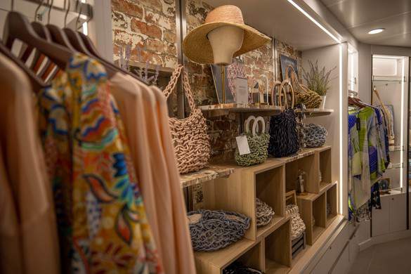 Azamara - The Journey Shop, Credit. Tim Faircloth.jpg